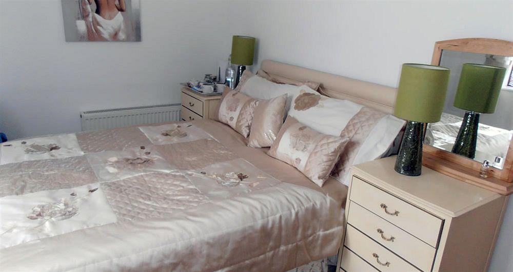 The Hideaway Suite Holiday Home كول شيستر المظهر الخارجي الصورة